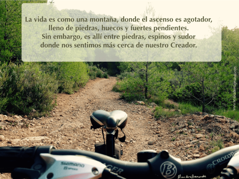 Foto de archivo: Claudine Bernardes En Desierto de las Palmas - Castellón.